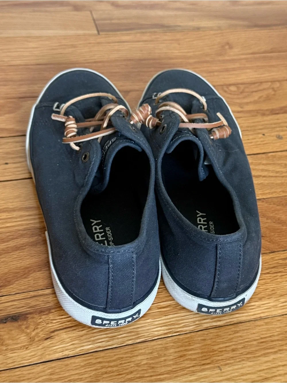 Sperry Canvas Low-Top Boat shoes with Tan Leather Laces- navy blue
